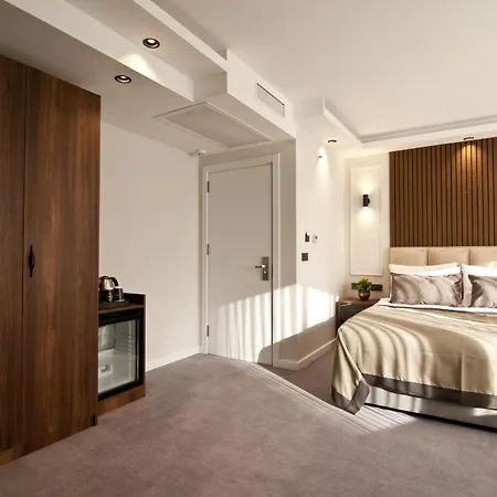 Hotel Valide 4*